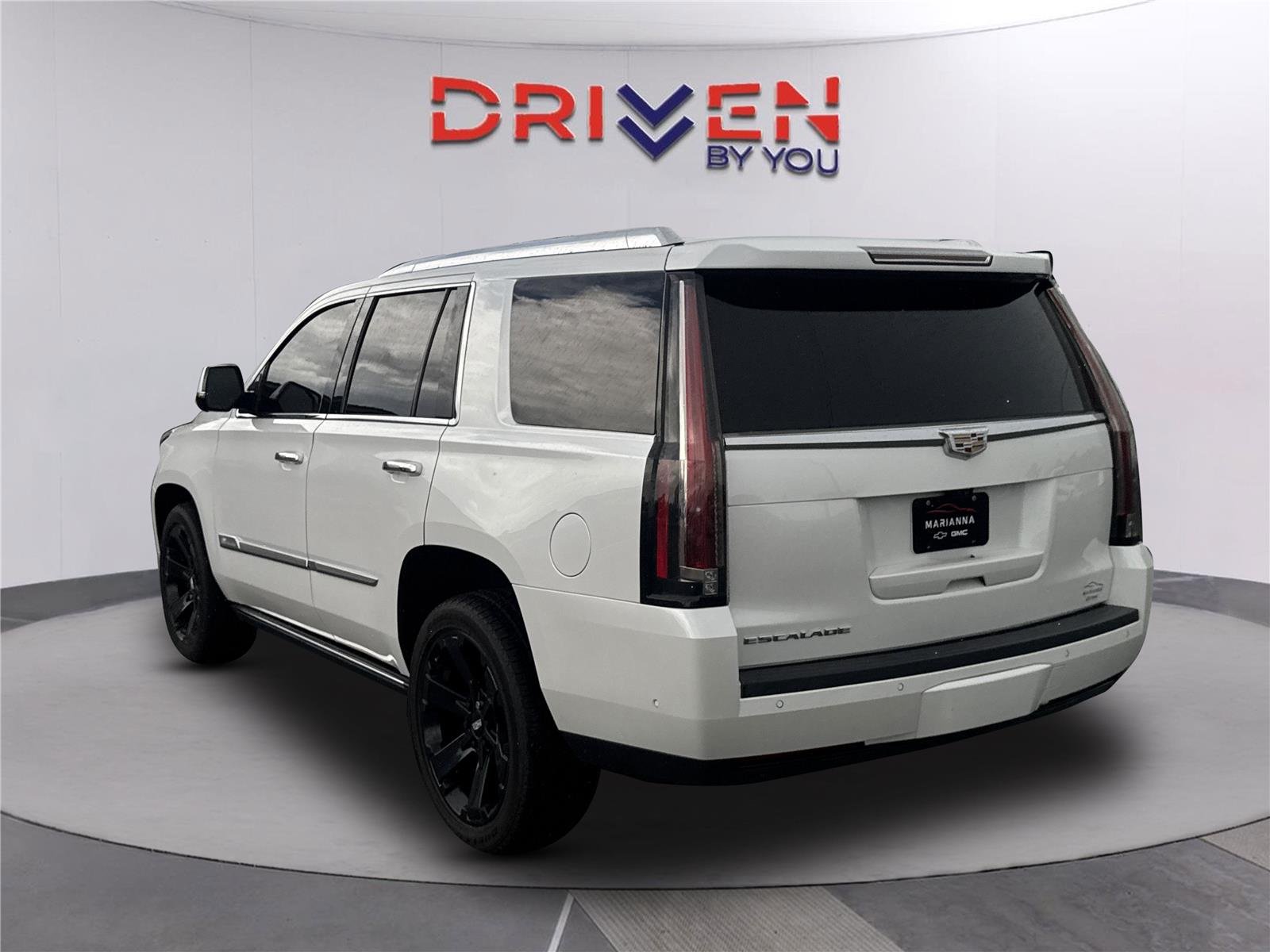 Used 2020 CRYSTAL WHITE TRICOAT Cadillac Premium Luxury image 6