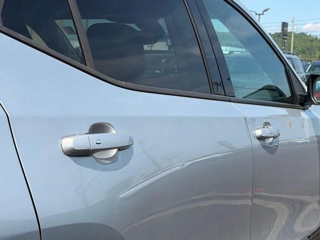 Used 2020 Silver GMC SLE image 13