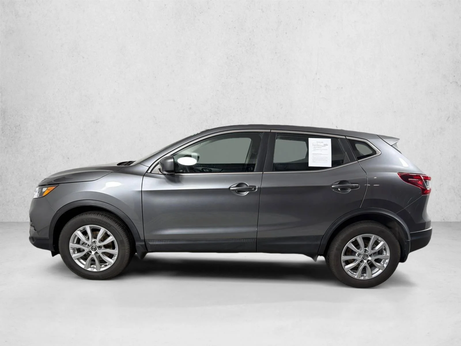 Used 2021 Red Nissan S image 6