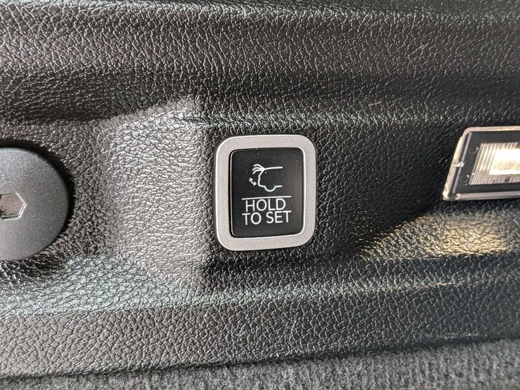 Used 2023 White Jeep Summit image 11