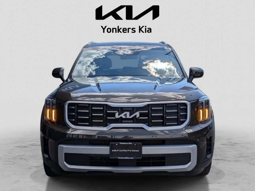 Used 2024 Green Kia S image 3