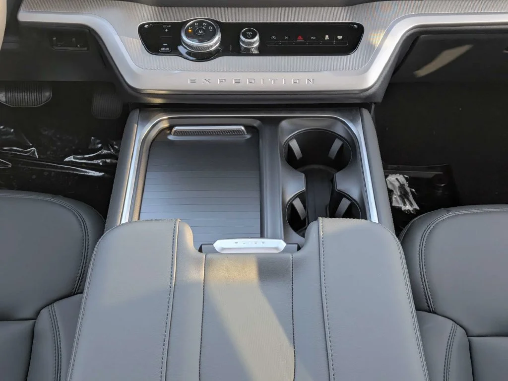 New 2026 Oxford White Ford Active image 16