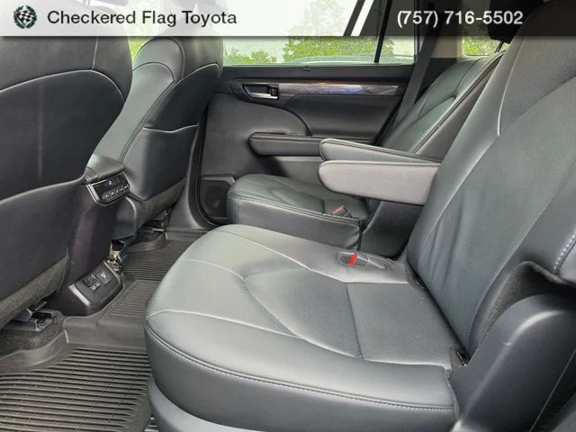 Used 2026 Wind Chill Pearl Toyota Limited image 18
