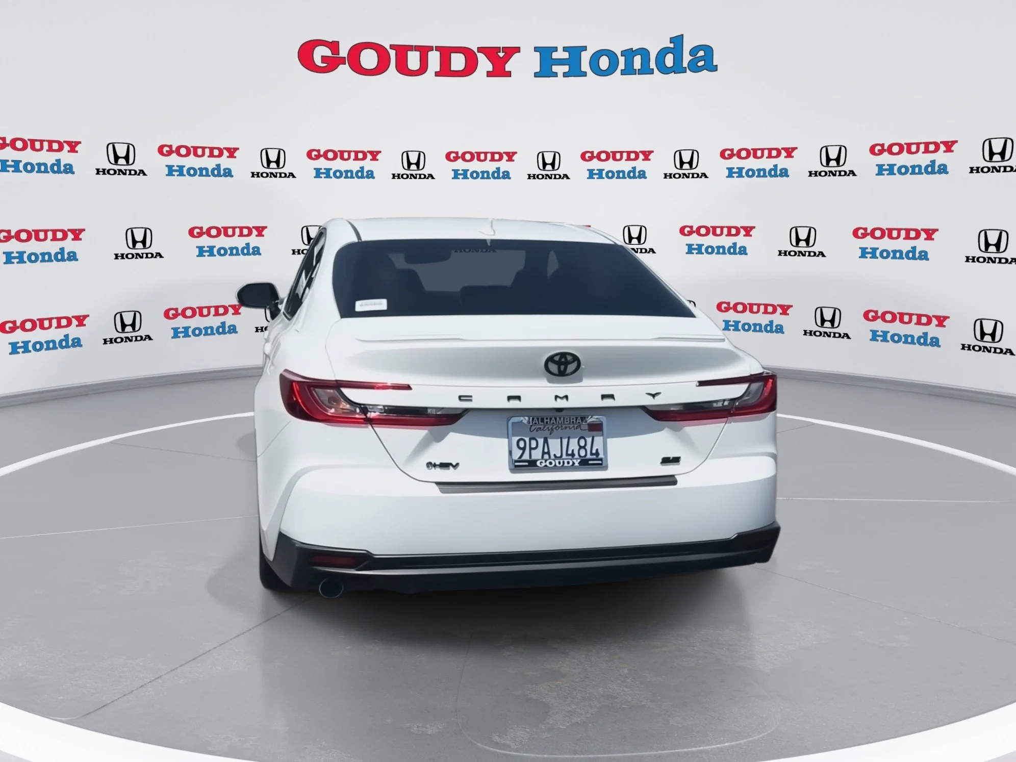 Used 2025 Ice Cap Toyota SE image 7