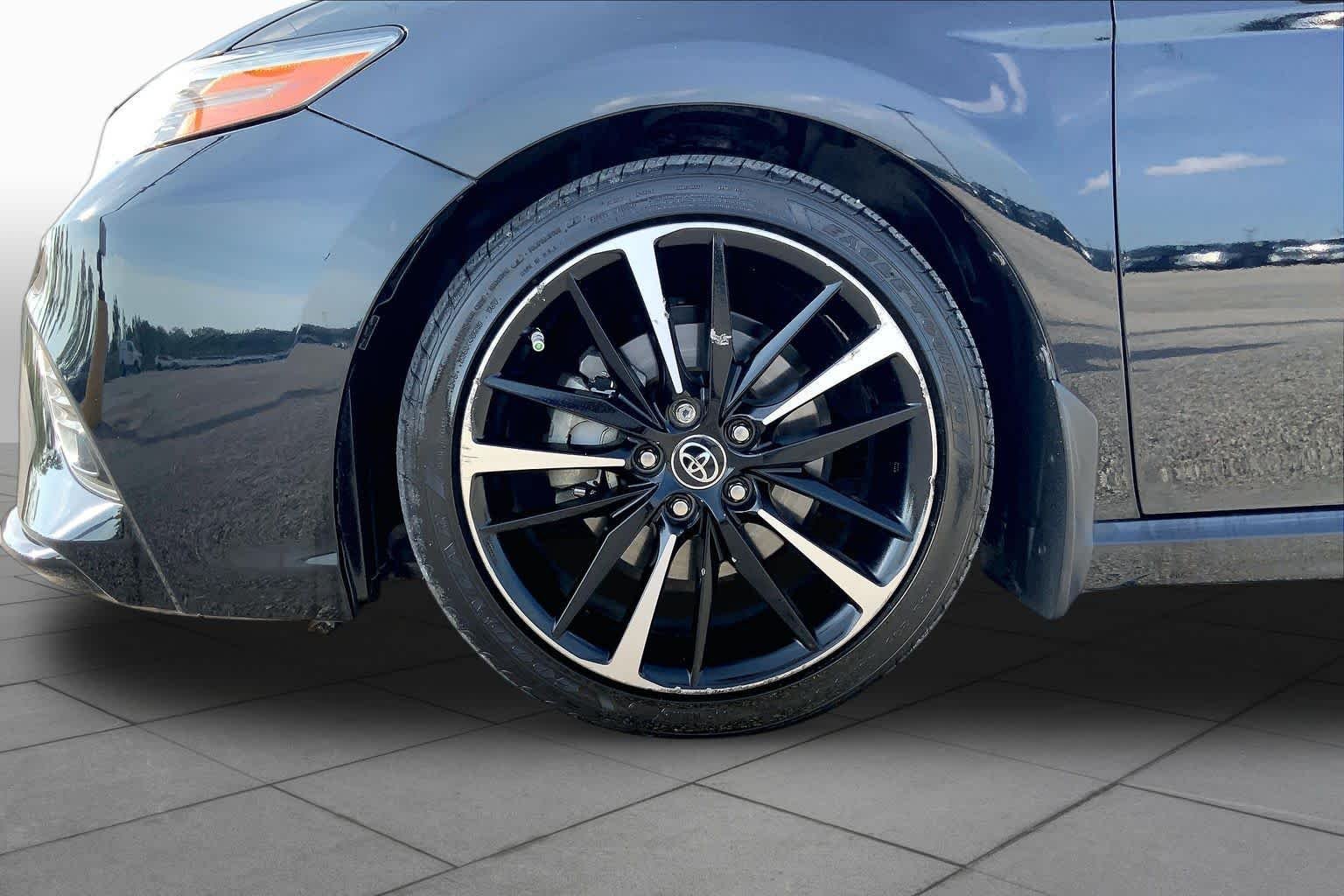 Used 2019 Midnight Black Metallic Toyota XSE image 11