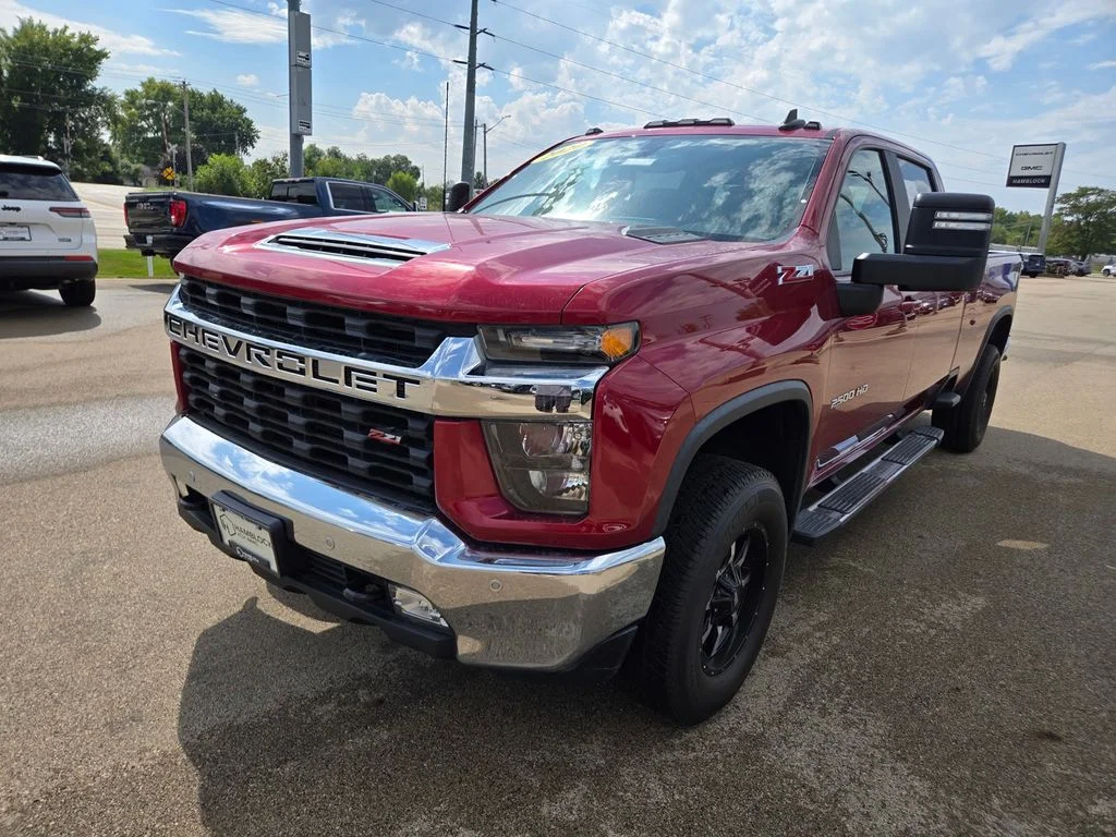 Used 2020 Red Chevrolet LT image 3