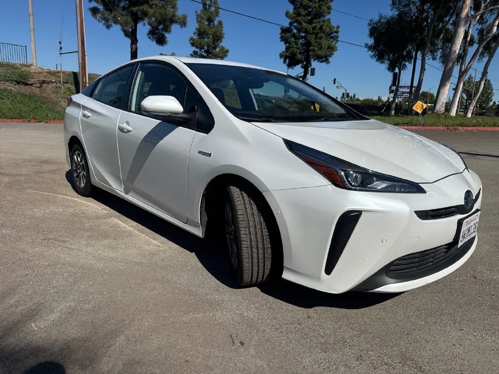 Used 2021 Beige Toyota XLE image 7