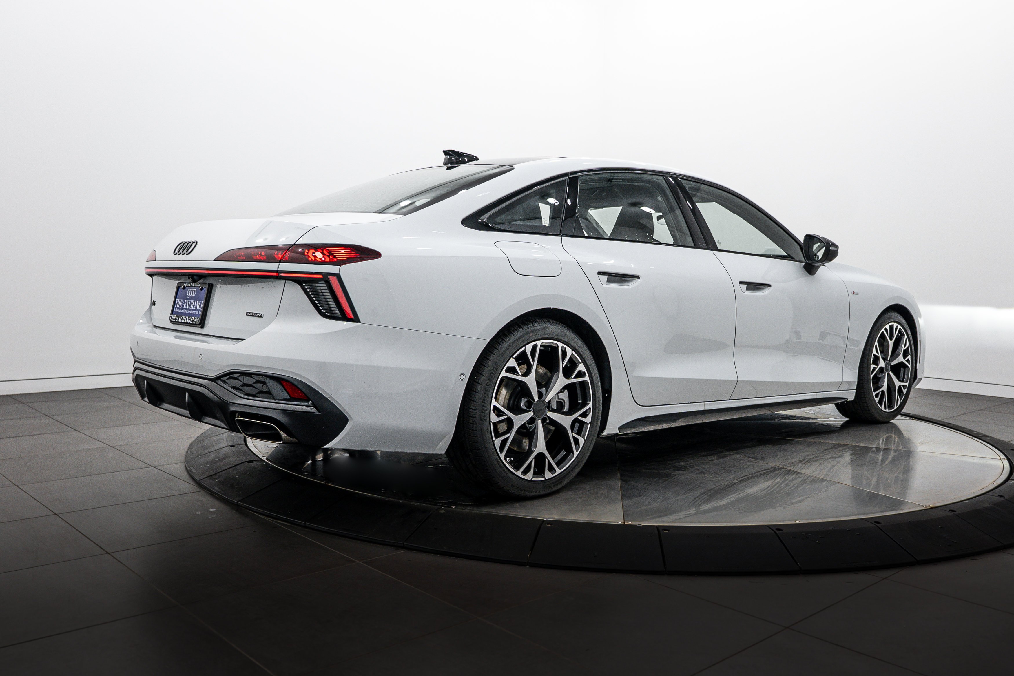 New 2026 GLACIER WHITE Audi Prestige image 4