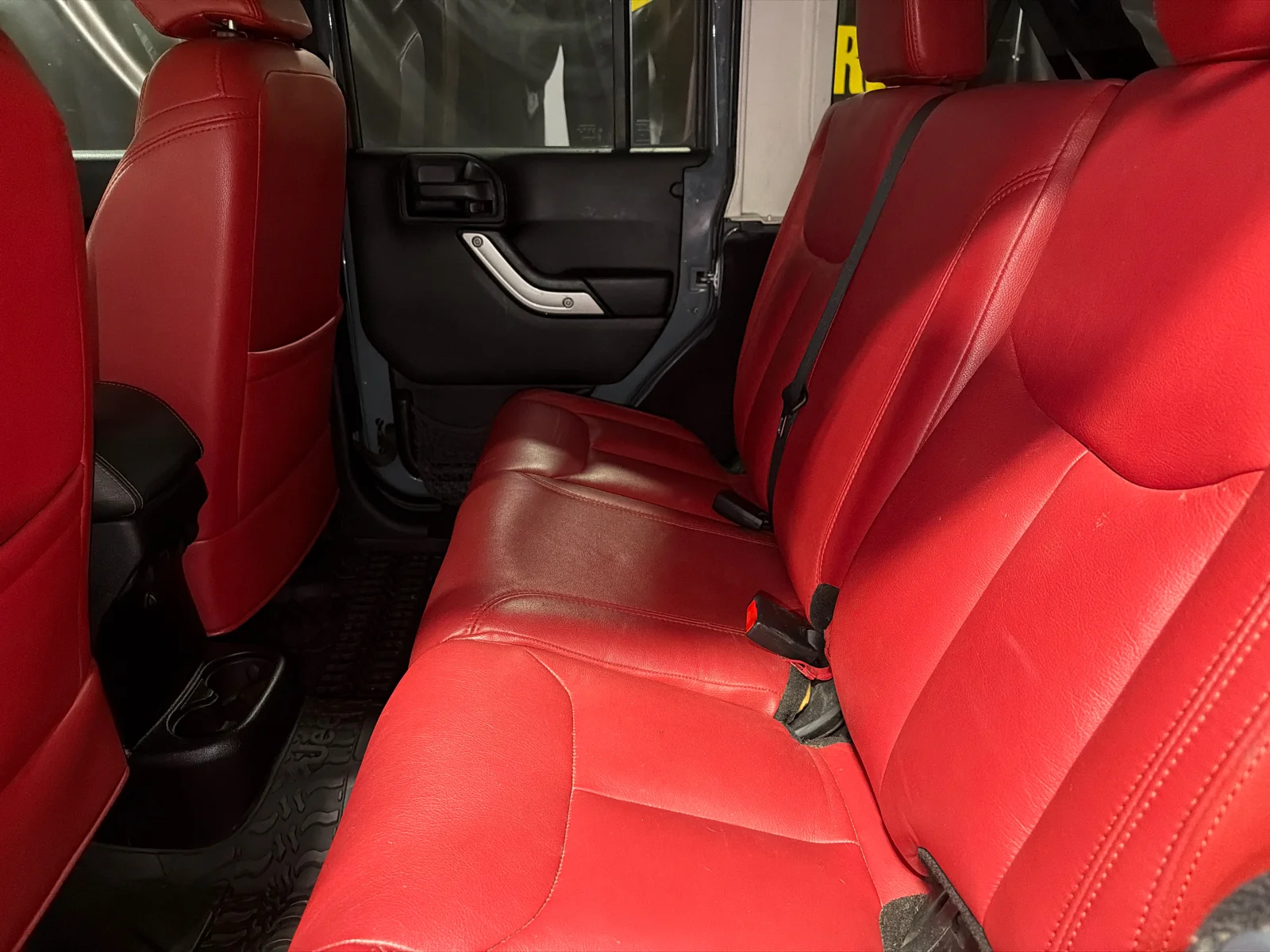 Used 2014 Anvil Clear Coat Jeep Rubicon X image 17