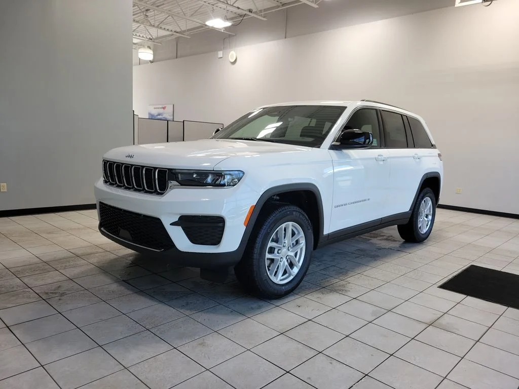 New 2026 Bright White Clearcoat Jeep Laredo X image 2