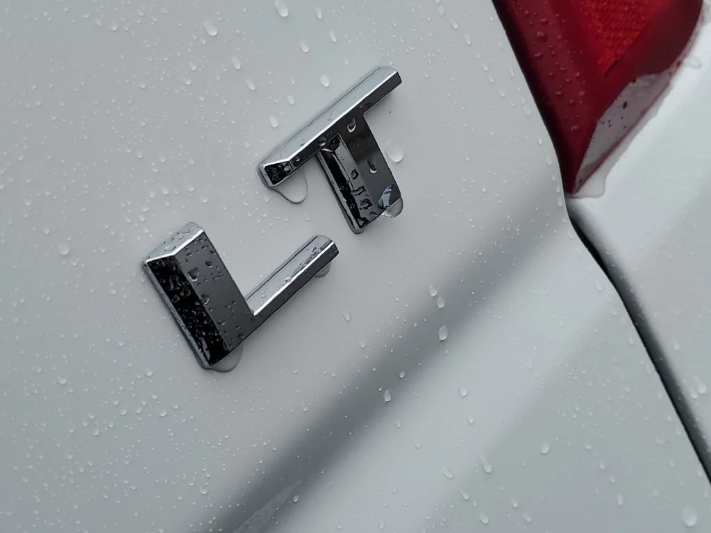 New 2026 Summit White Chevrolet LT (2FL) image 30