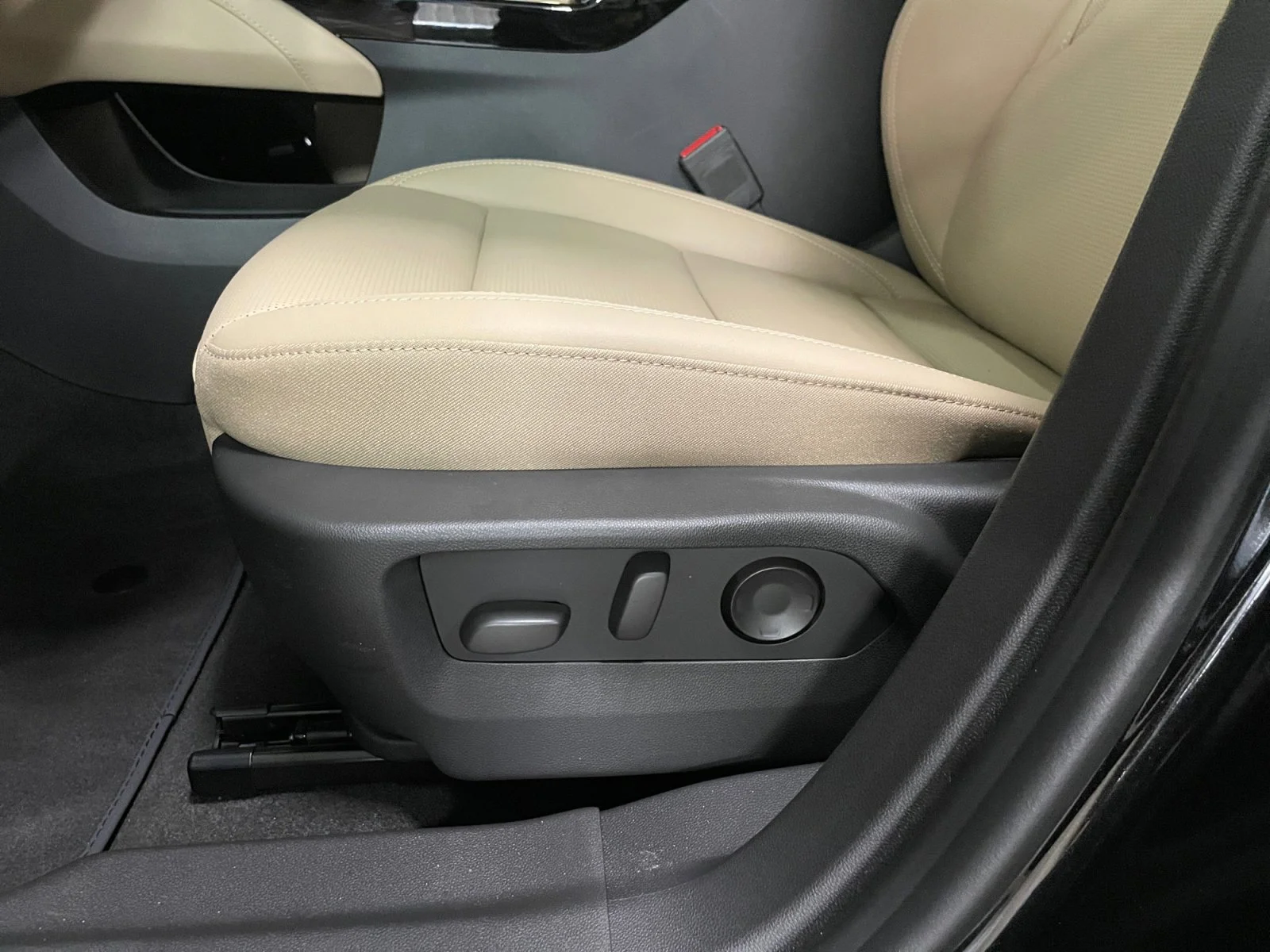 New 2026 Ebony Twilight Metallic Buick Preferred AWD image 15