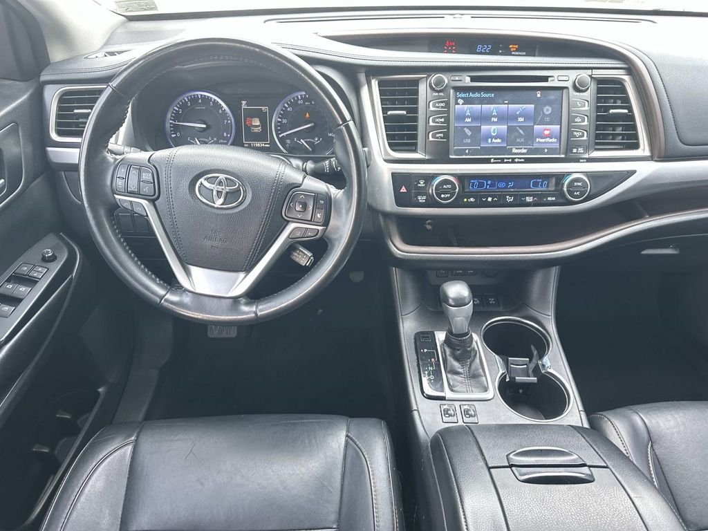 Used 2018 Black Toyota XLE image 13