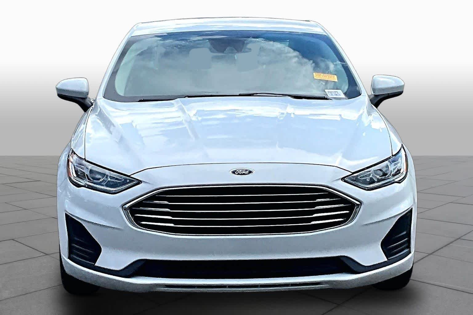 Used 2020 Oxford White Ford SE image 4