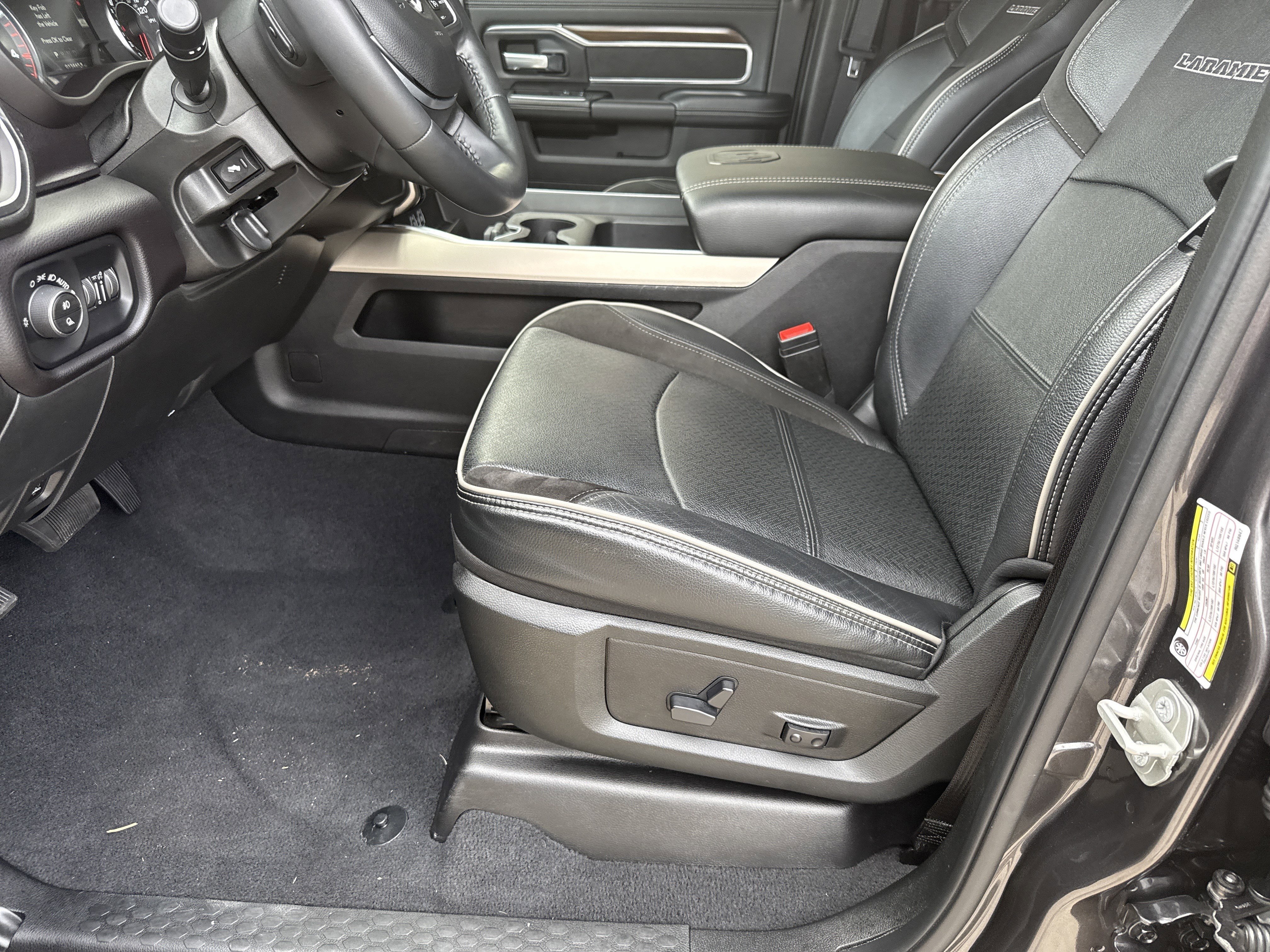 Used 2024 Granite Crystal Metallic Clearcoat Ram Laramie image 9