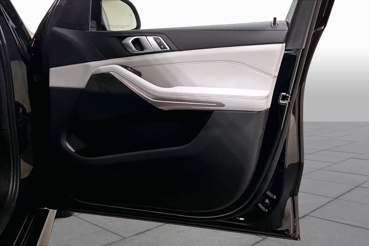 Used 2023 Carbon Black Metallic BMW xDrive40i image 22