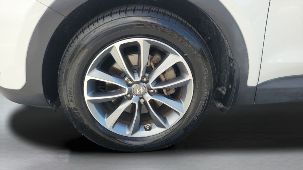 Used 2017 White Hyundai SE image 25