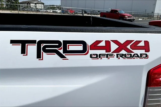 Used 2018 White Toyota SR5 image 24