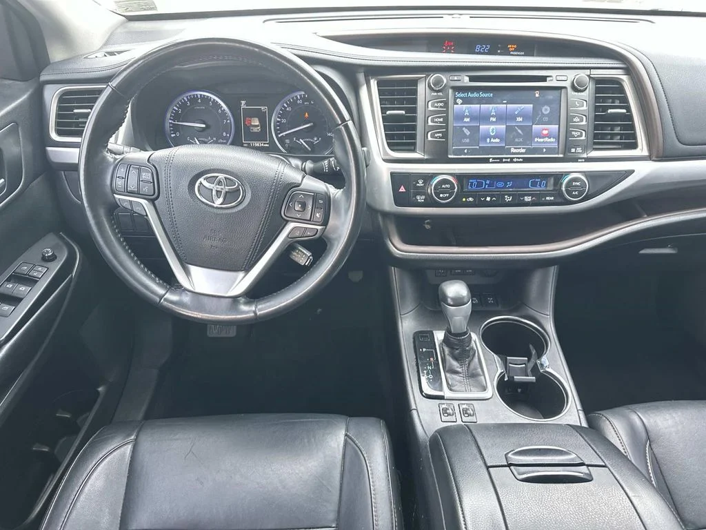 Used 2018 Black Toyota XLE image 13
