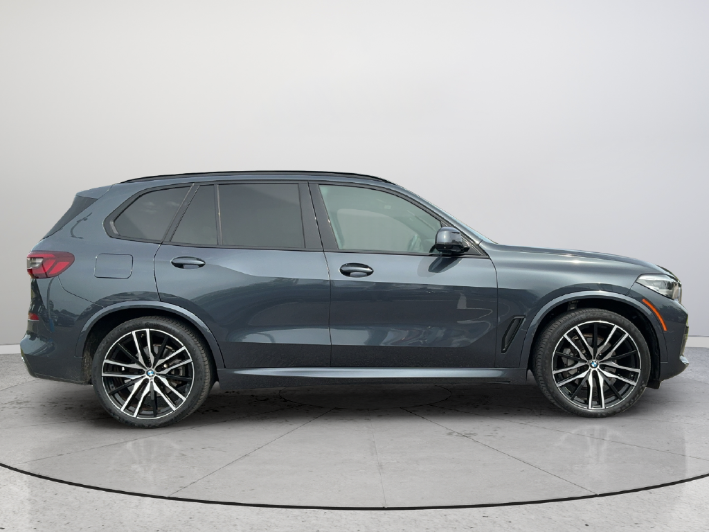 Used 2022 Gray BMW sDrive40i image 8