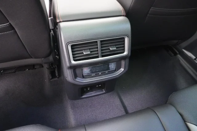 New 2026 Avocado Green Pearl Volkswagen 2.0T Peak Edition image 25