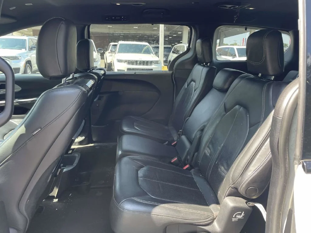 Used 2020 White Chrysler Touring L Plus image 15