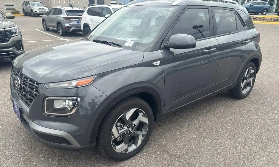 Used 2025 Gray Hyundai SEL image 2