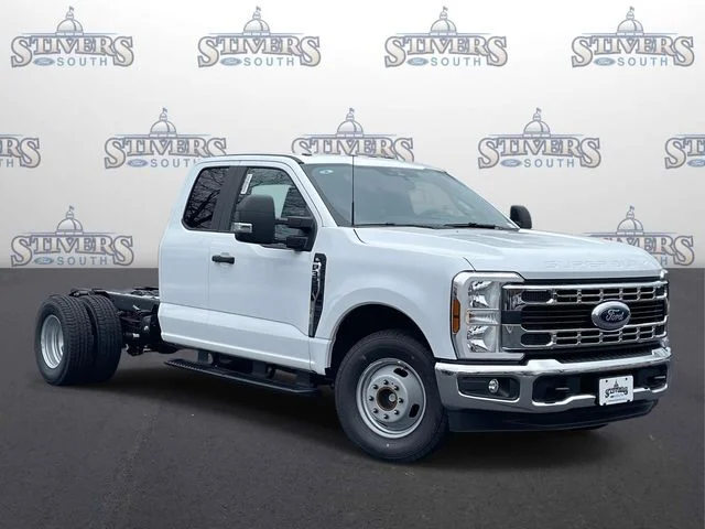 New 2026 White Ford XL image 1