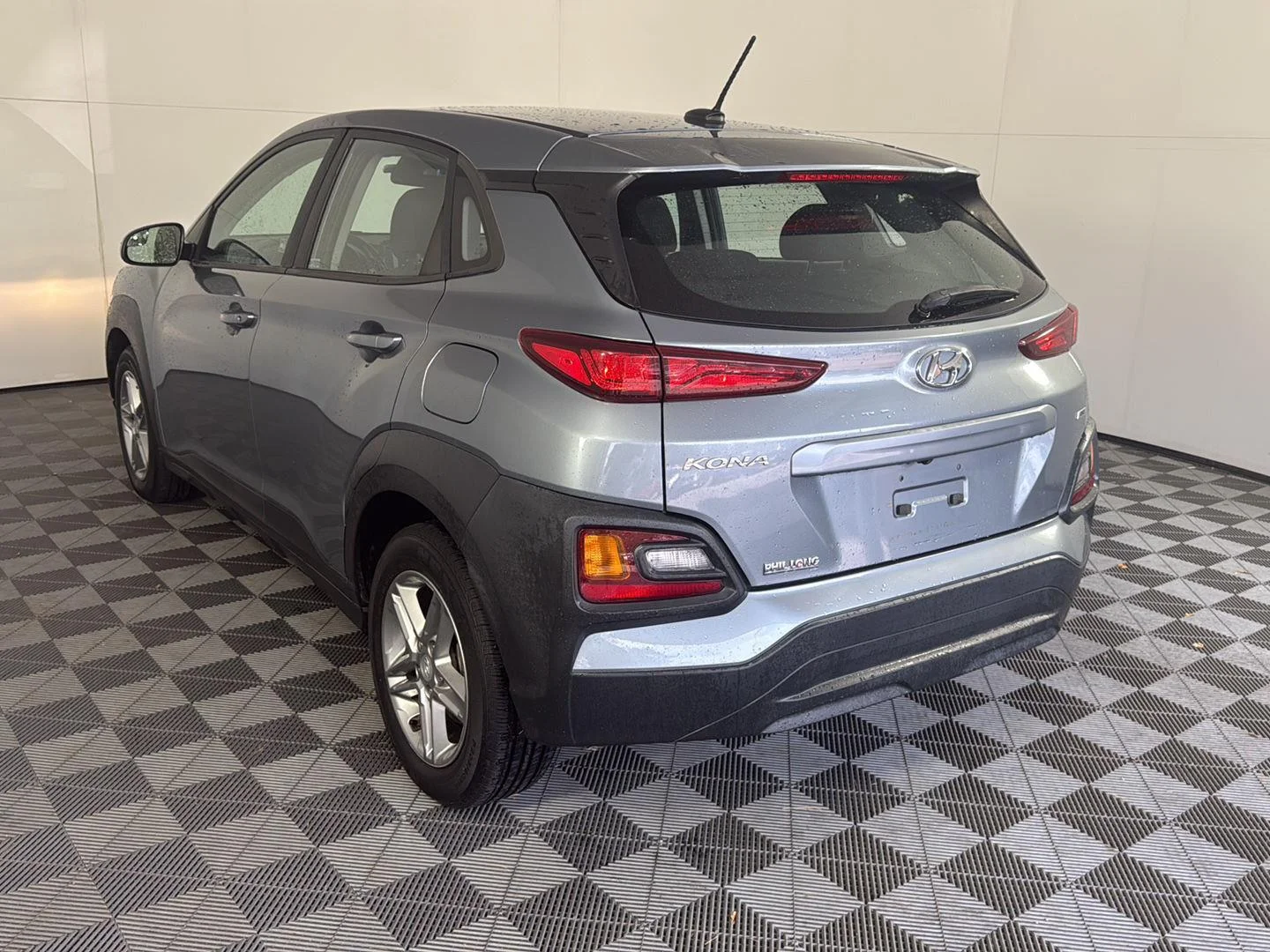 Used 2020 Sonic Silver Hyundai SE image 10