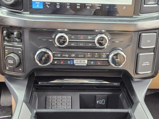New 2026 Star White Metallic Tri-Coat Ford F-250® Lariat® image 33