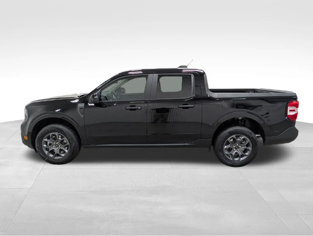 New 2026 Shadow Black Ford XLT image 1