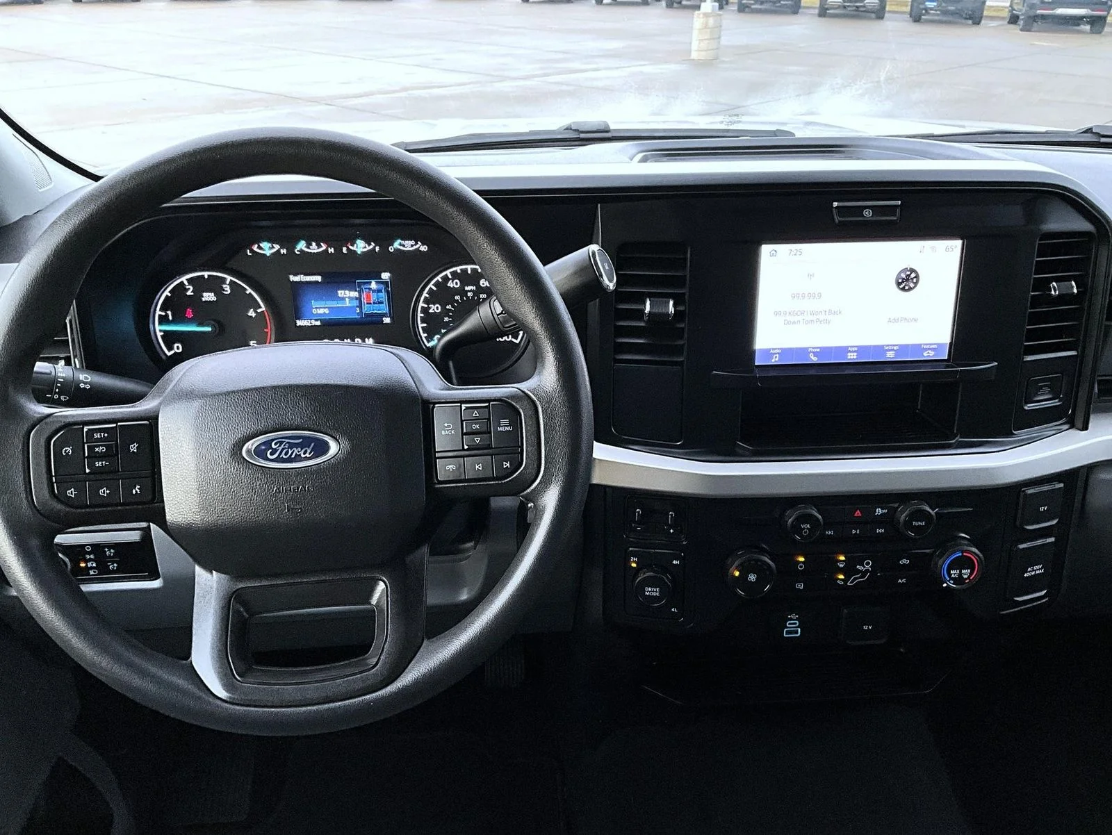 Used 2025 White Ford XLT image 12