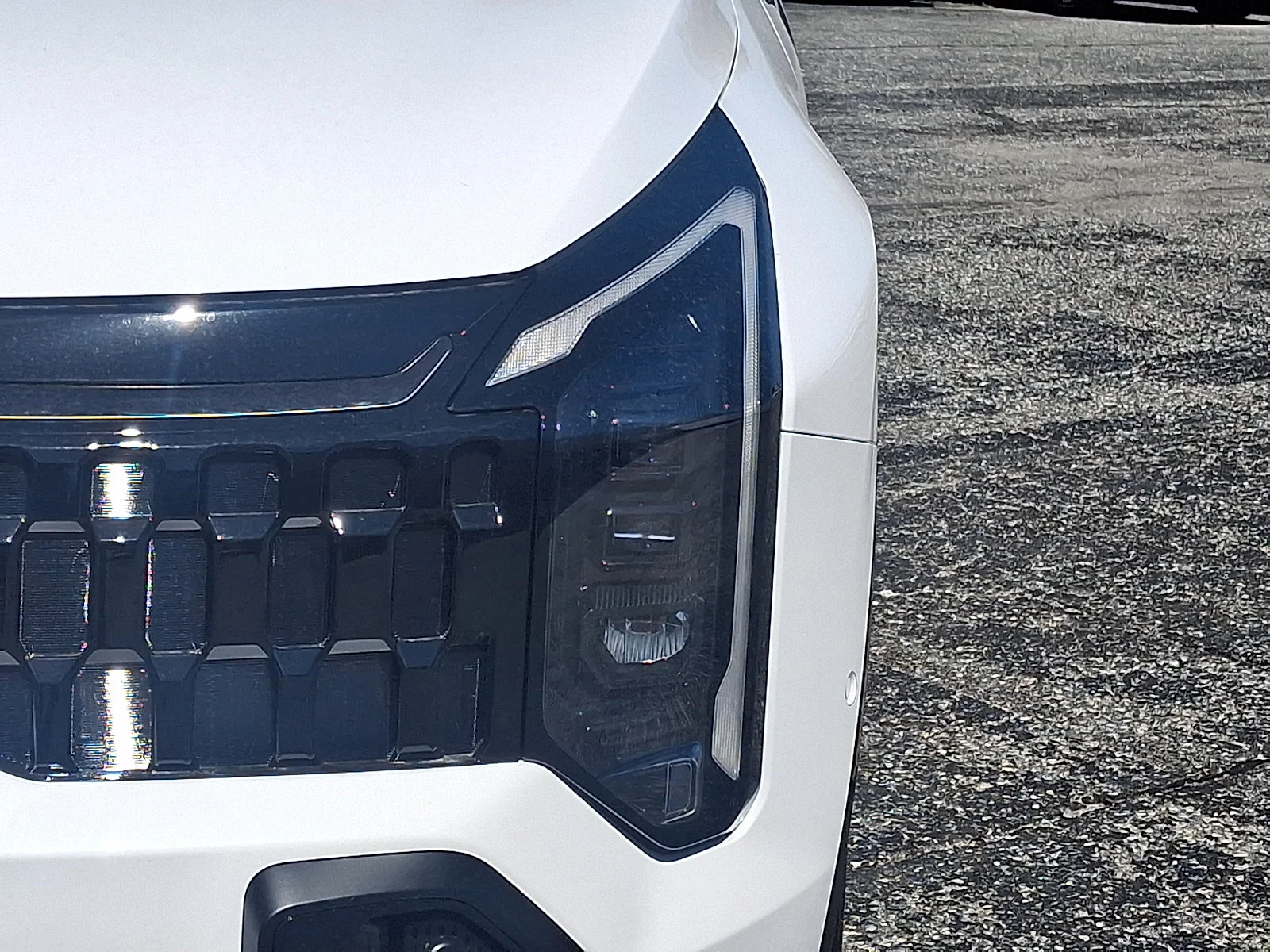 New 2027 White Kia X-Line image 9