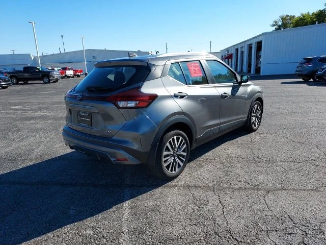 Used 2023 Gray Nissan SV image 4