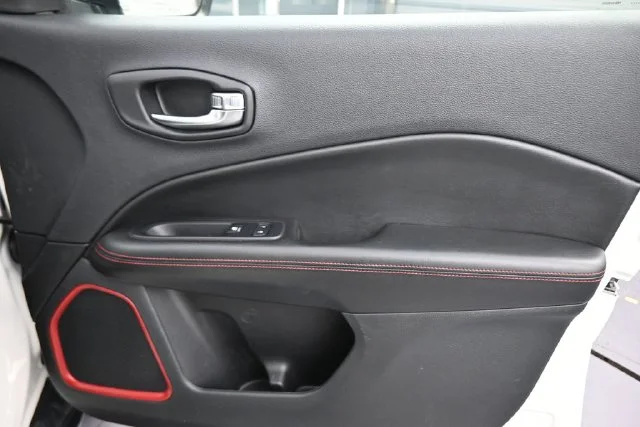 Used 2020 White Jeep Trailhawk image 13