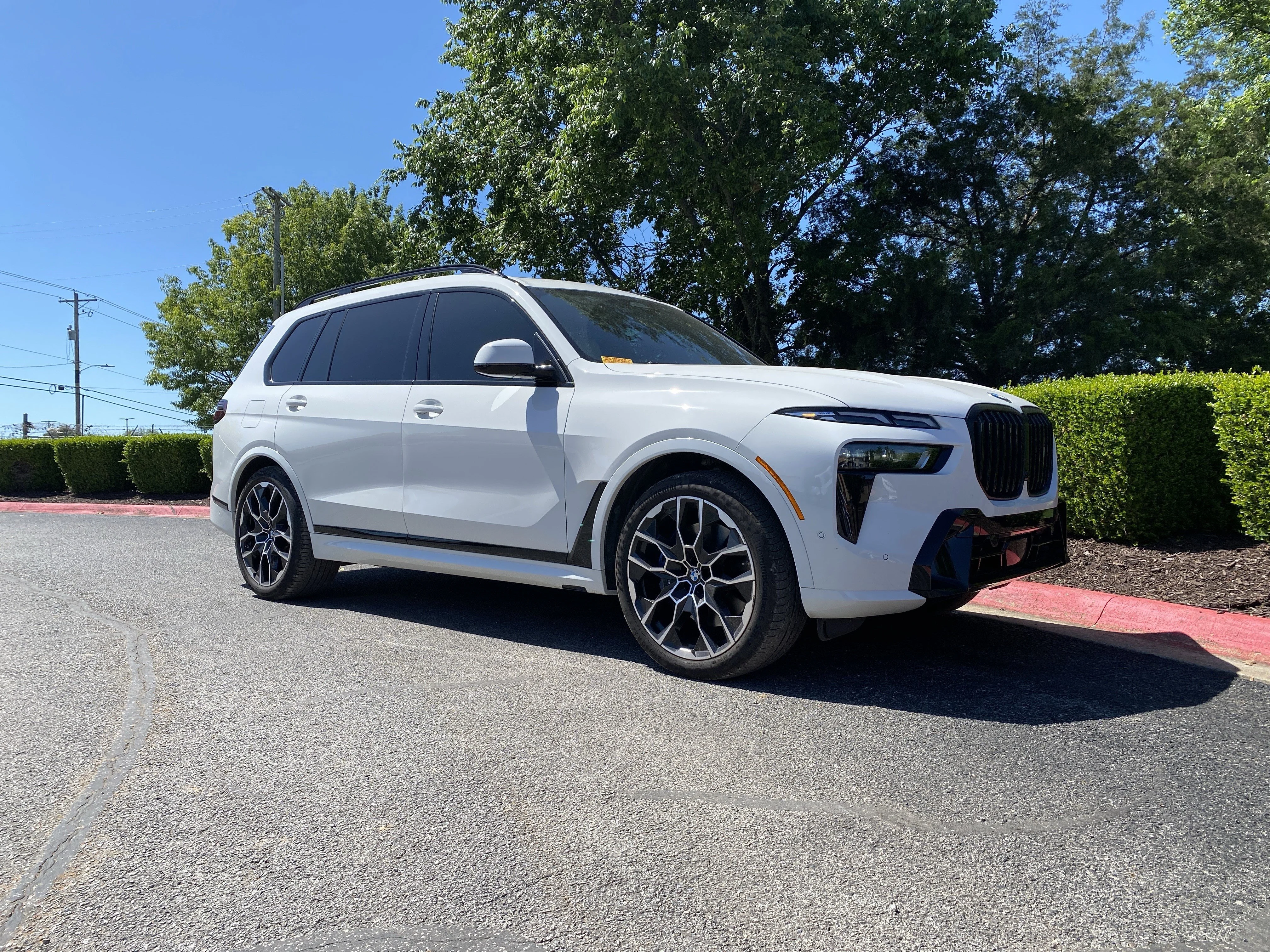 2023 BMW X7 xDrive40i's photo