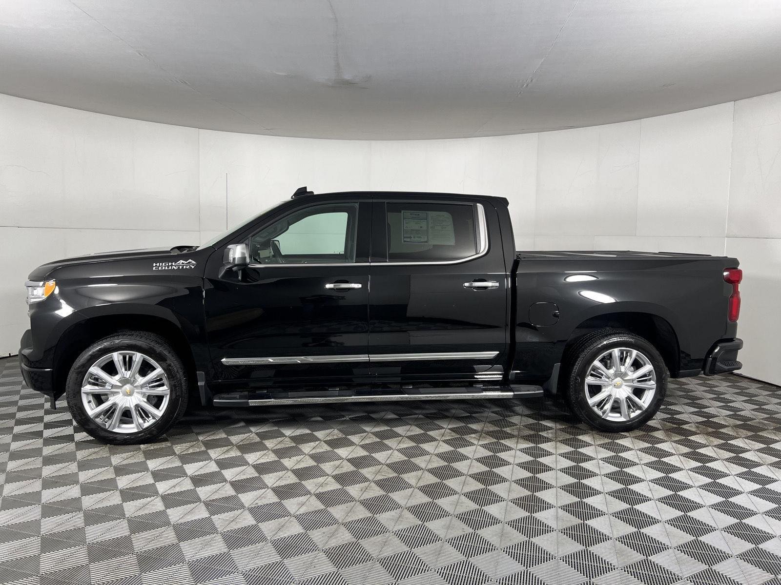 Used 2024 Black Chevrolet High Country image 31