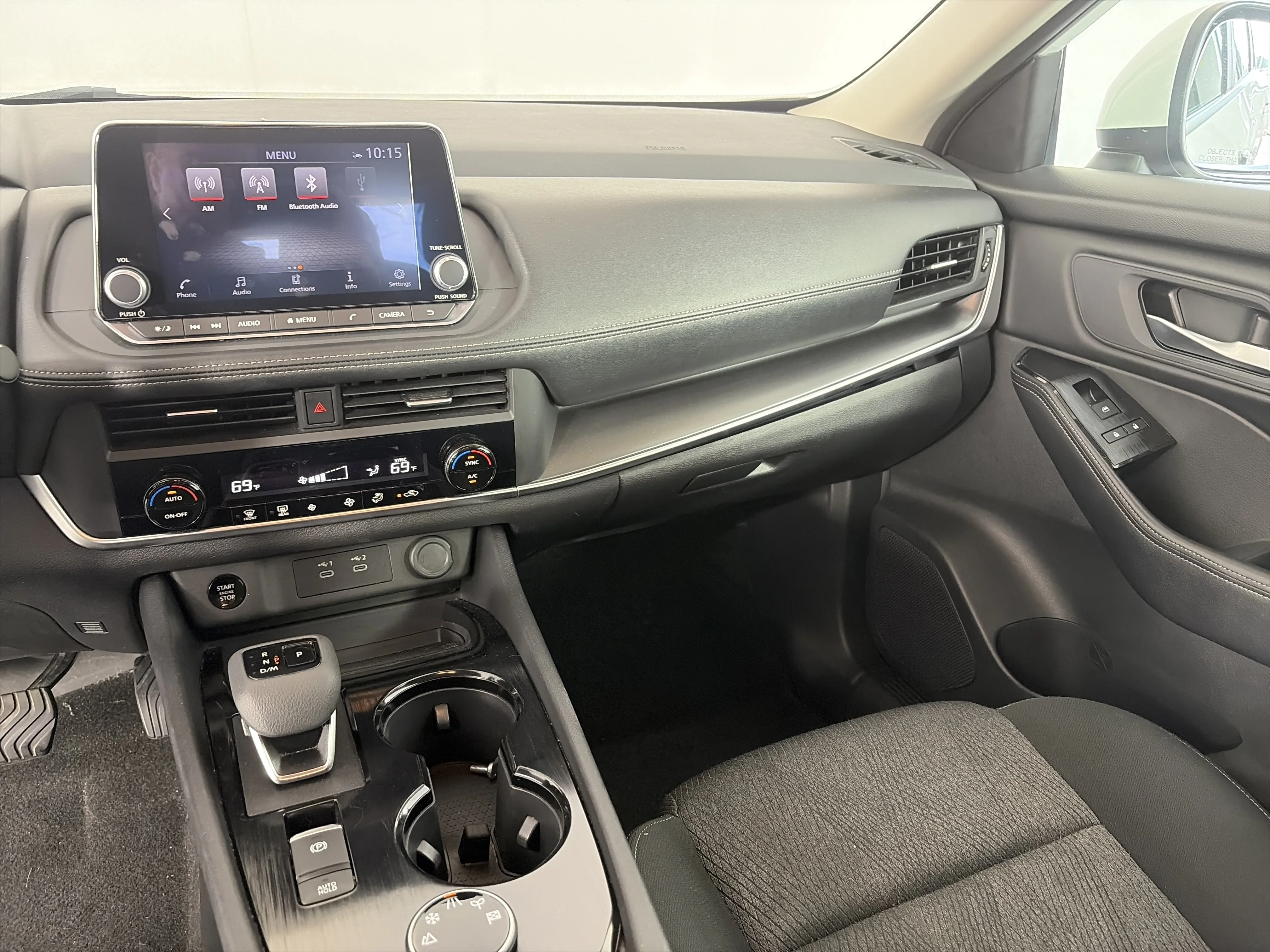 Used 2024 Everest White Pearl Nissan SV image 4