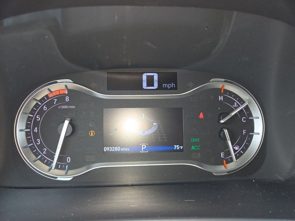 Used 2017 White Honda EX-L image 9