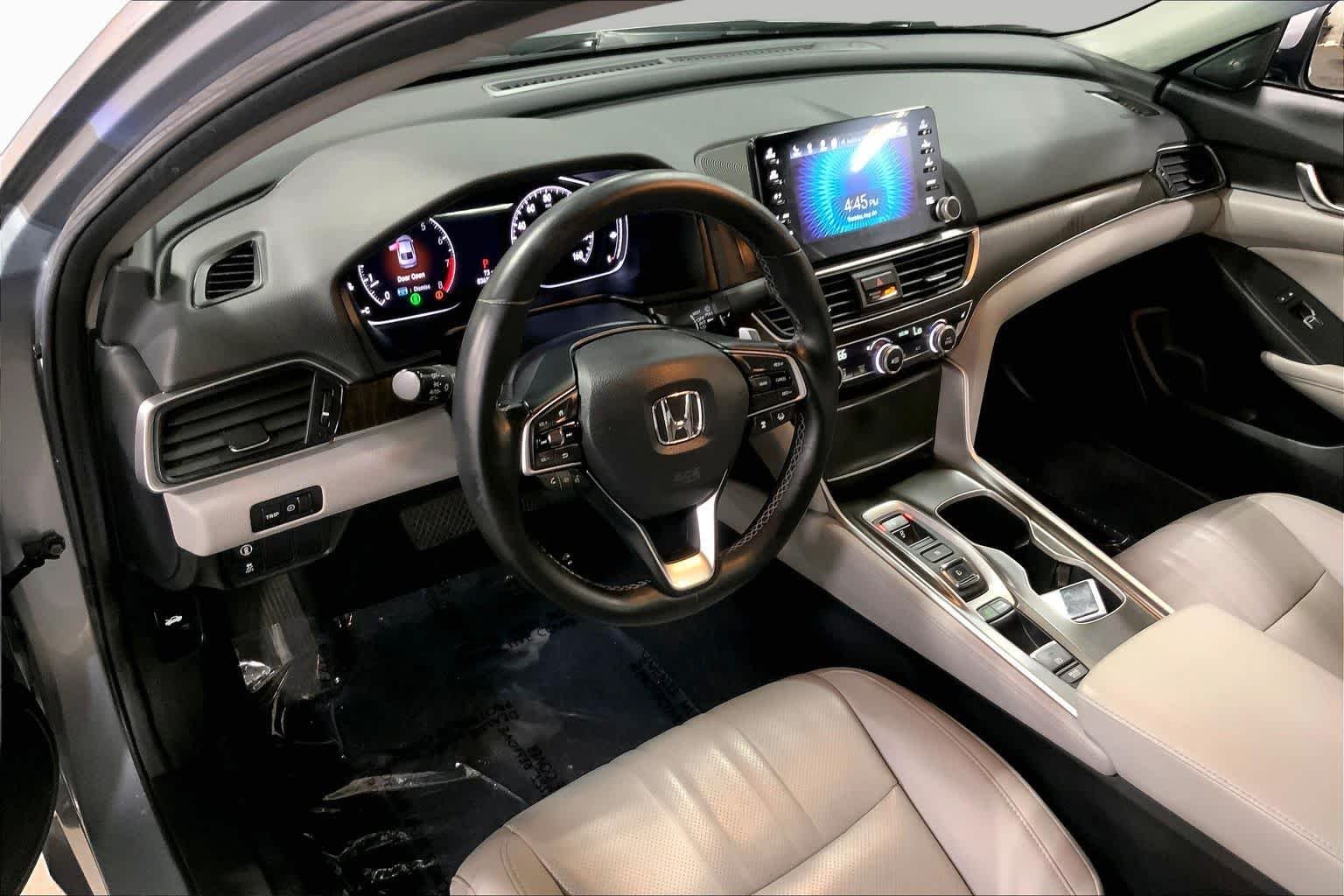 Used 2019 Lunar Silver Metallic Honda EX-L 2.0T image 18