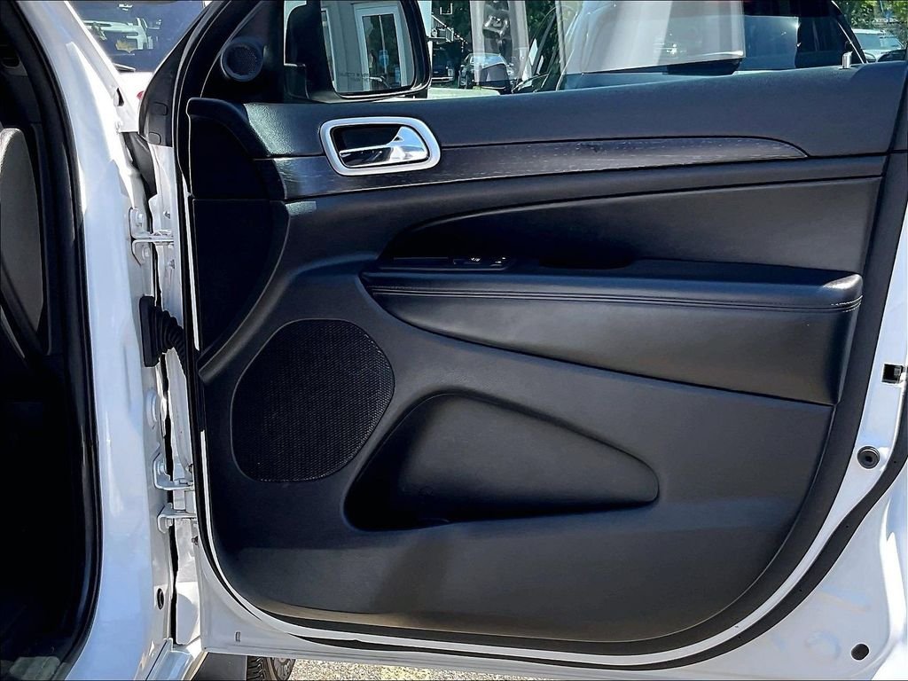 Used 2018 White Jeep Altitude image 12