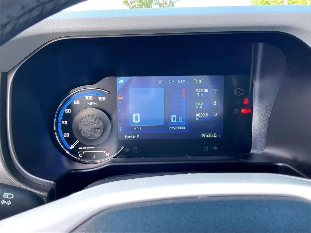 Used 2023 Oxford White Ford Badlands image 23