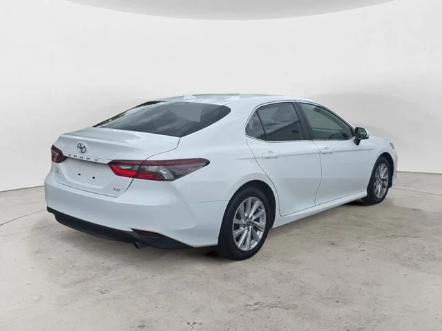 Used 2024 Ice Toyota LE image 5
