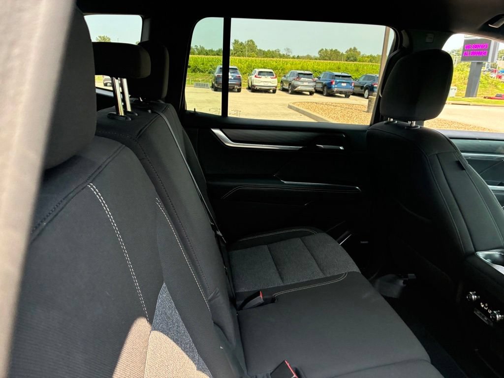 Used 2025 Ebony Twilight Metallic GMC Elevation image 11