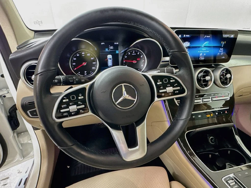 Used 2021 White Mercedes-Benz GLC 300 image 11