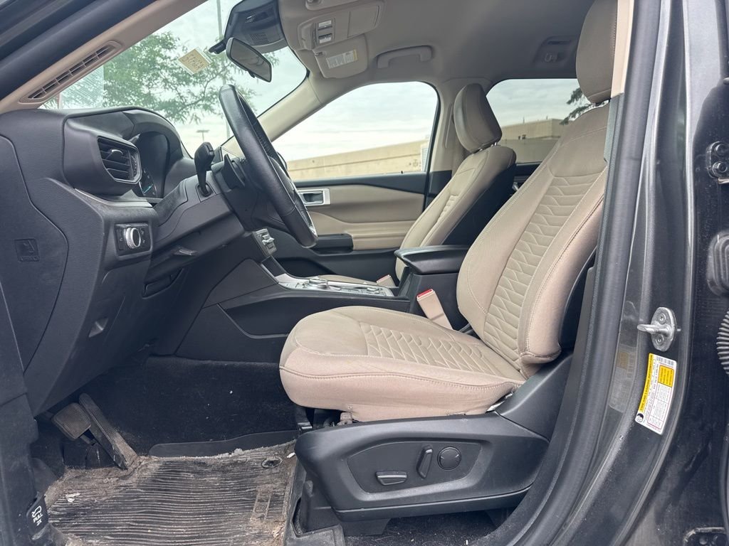 Used 2020 Gray Ford XLT image 9