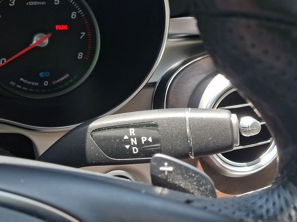 Used 2019  Mercedes-Benz GLC 350e image 15