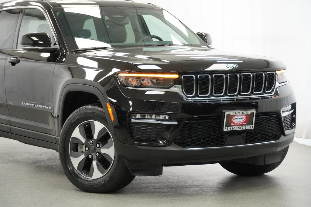 Used 2022 Black Jeep 4xe image 3