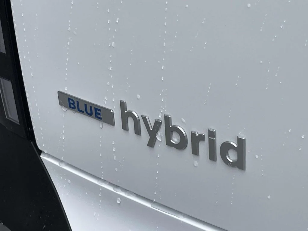 New 2026 White Hyundai Blue SEL Premium image 8