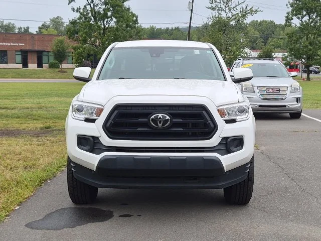 Used 2022 White Toyota SR image 16